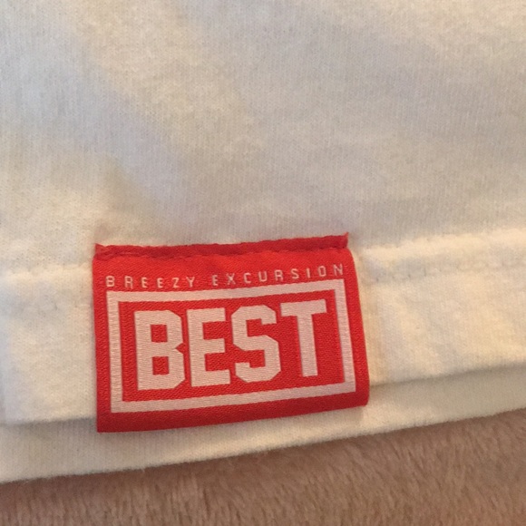 White tshirt in good used condition - Picture 3 of 3